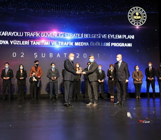 Cumhurbaşkanı Erdoğan’dan TSB’ye plaket
