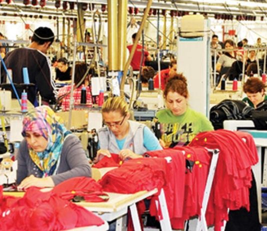 Ücretli çalışan sayısı arttı. Finans, sigortada azaldı