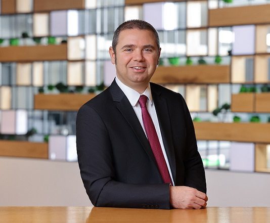 ‘Yağmurlu havada o şemsiyeyi kapatmayız’