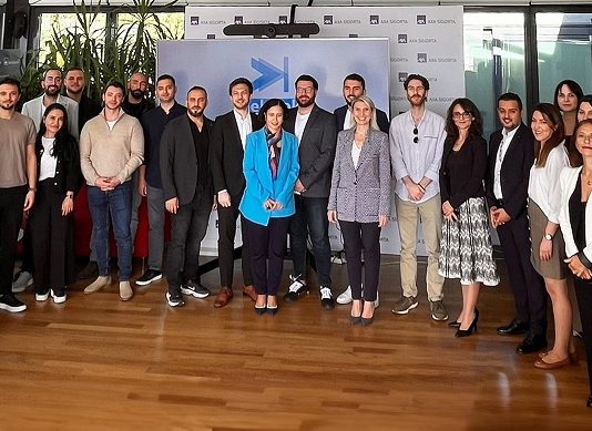 AXA, acentelerini geleceğe hazırlamaya devam ediyor