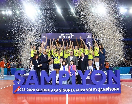 AXA Sigorta Kupa Voley Kadınlar Şampiyonu Fenerbahçe Opet oldu